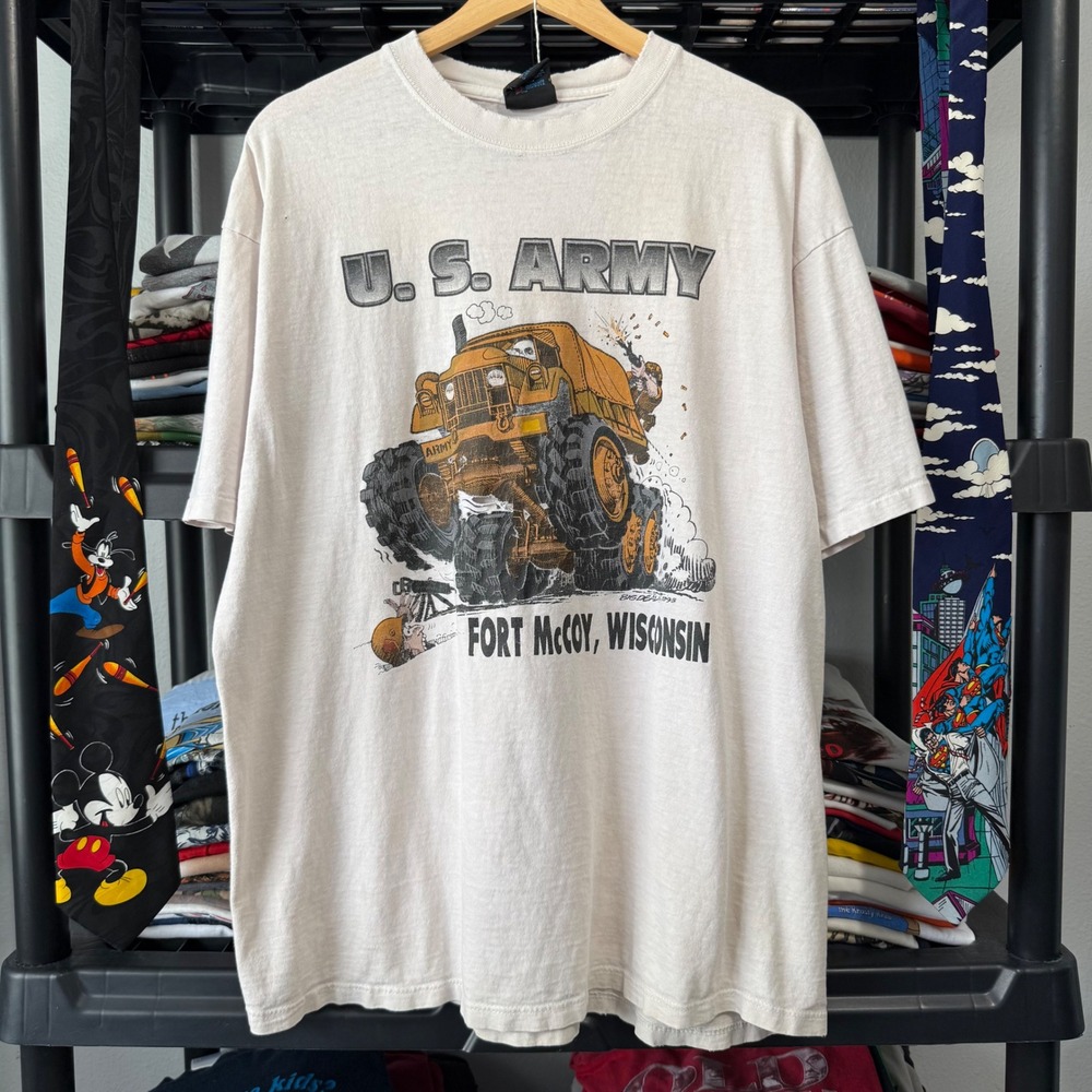 Vintage 90s Peach U.S. Army Fort McCoy Wisconsin Graphic T-Shirt XL Distressed